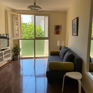 Luminoso En Cercano A La Playa Y A Barcelona Apartamento