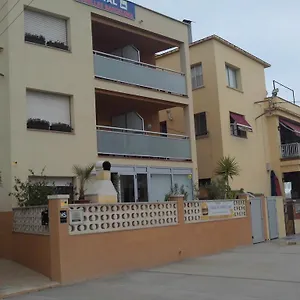 Hostal Cubelles Affittacamere